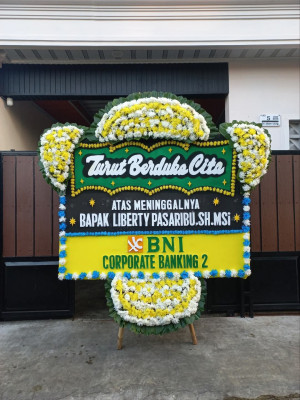 Papan Bunga Duka di Bunguran Timur