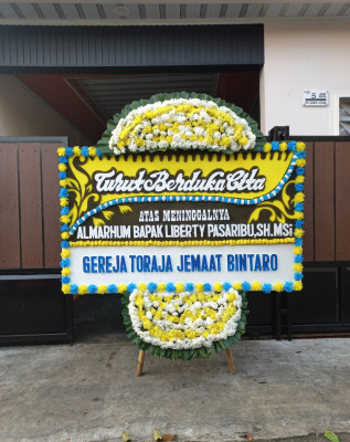 Papan Bunga Duka di Bunguran Timur